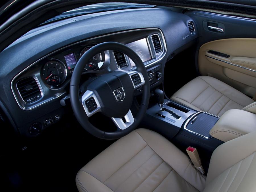  Dodge Charger R/T 2011 года  (фото 13 из 14)
